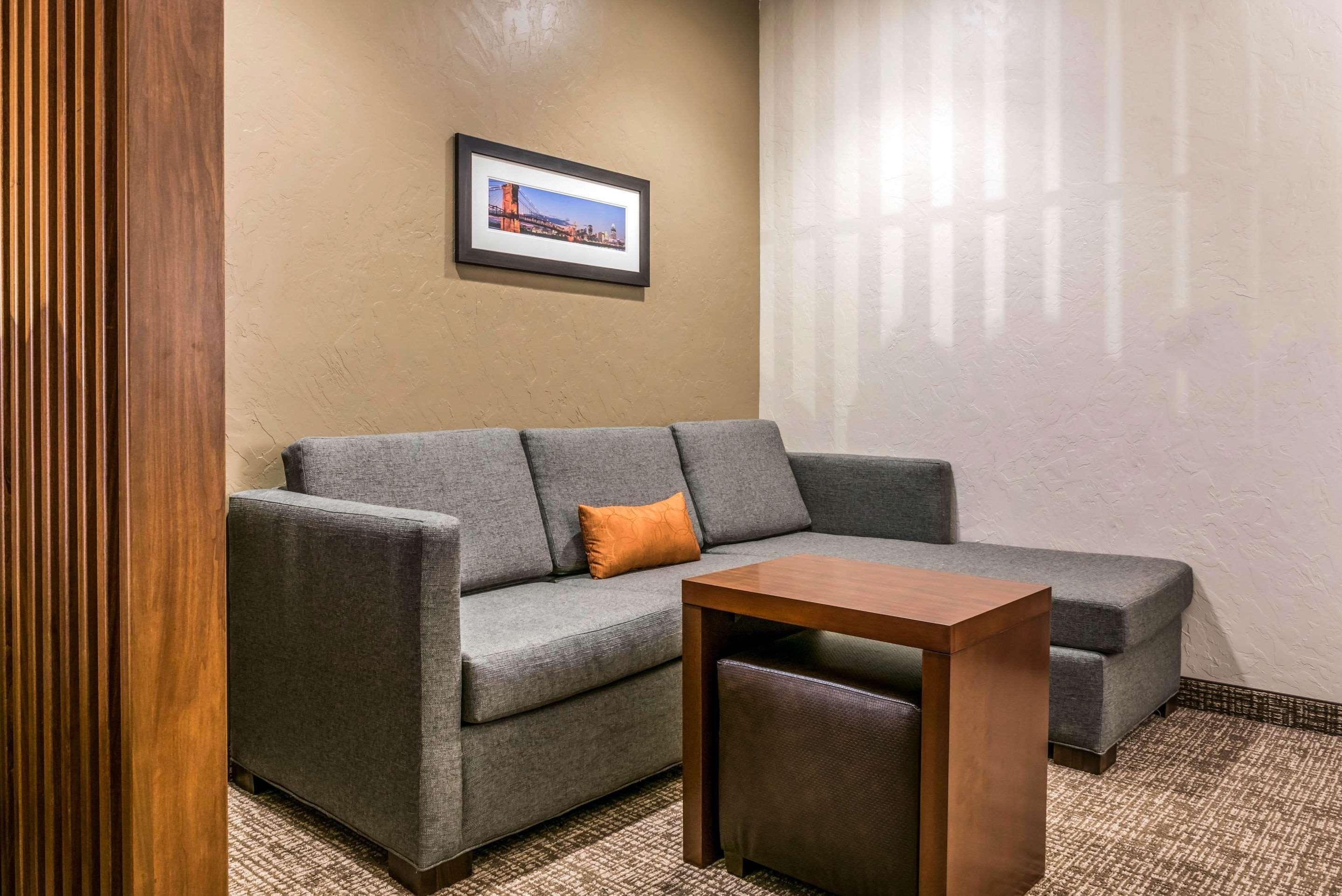 Comfort Suites Florence - Cincinnati South Zewnętrze zdjęcie