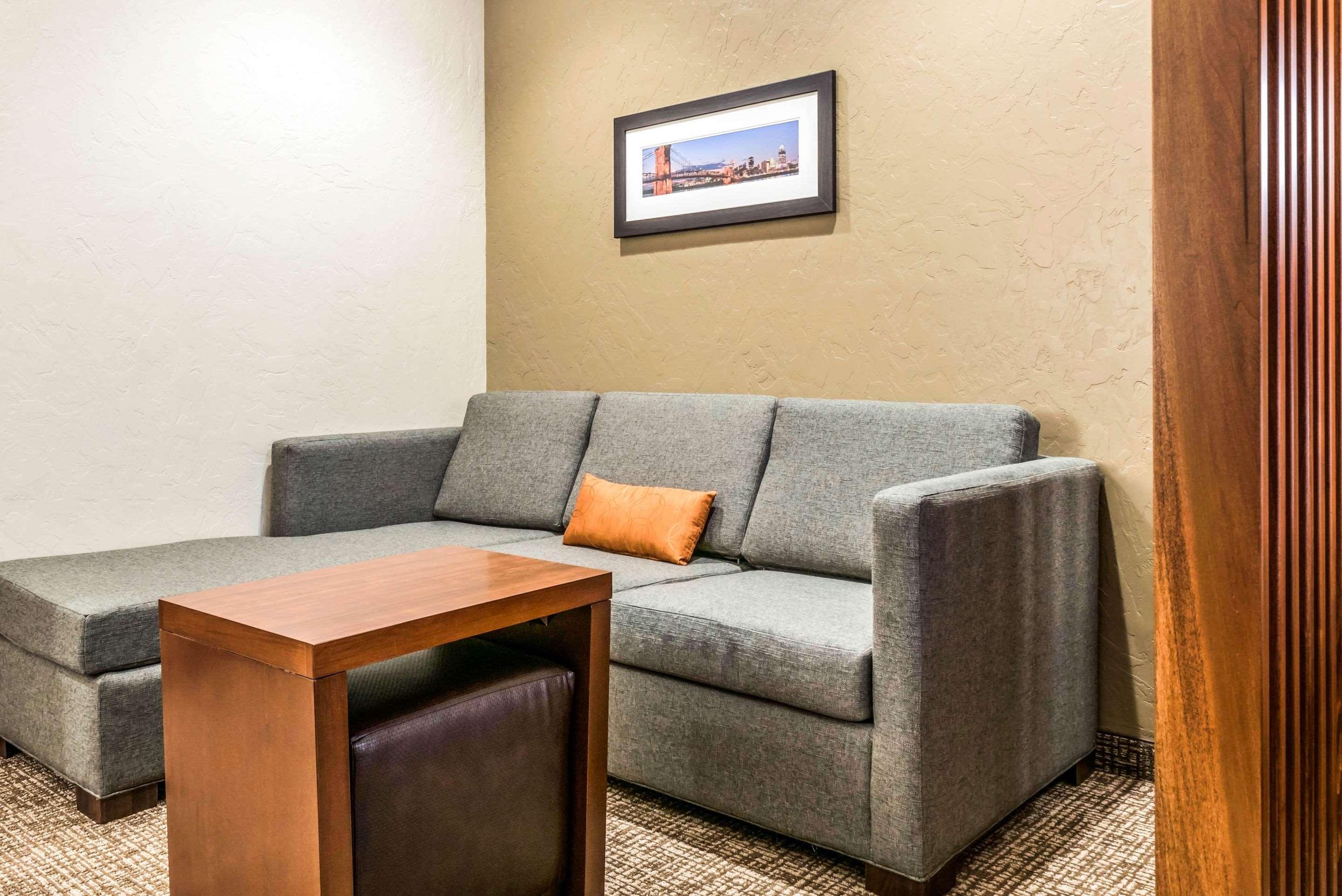 Comfort Suites Florence - Cincinnati South Zewnętrze zdjęcie